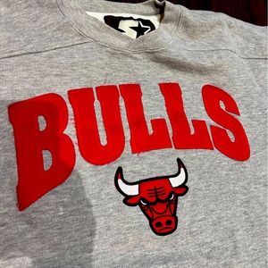 Chicago Bulls sweatshirt, size large vintage 90s crew neck excellent condition